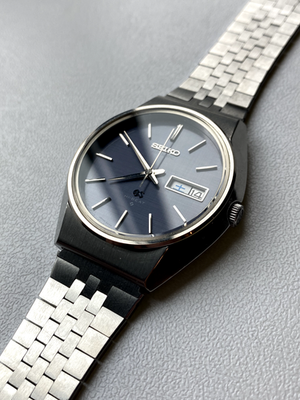 RARE* Grand Seiko 5646-8000 | BLUE DIAL w/ BRACELET | QUICKSET