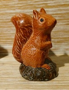Vintage 1979 SQUIRREL Beswick Beneagles Empty Whisky Decanter 9cm High (B.24)