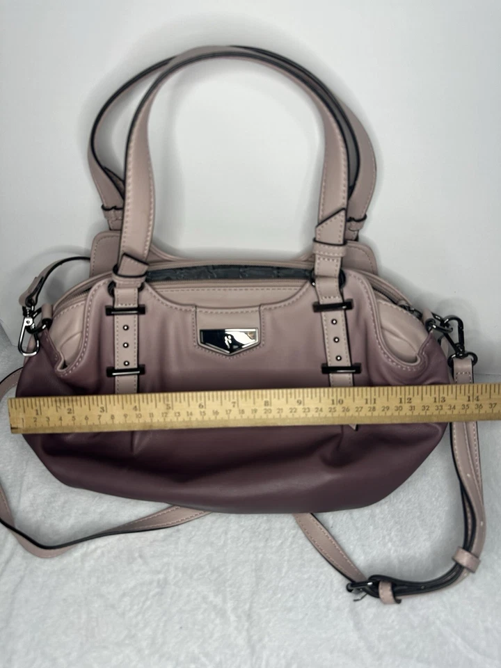 Bandolera/bolso de mano Vera Wang Simply Vera Buena en estuco oscuro Foto 3 de 4