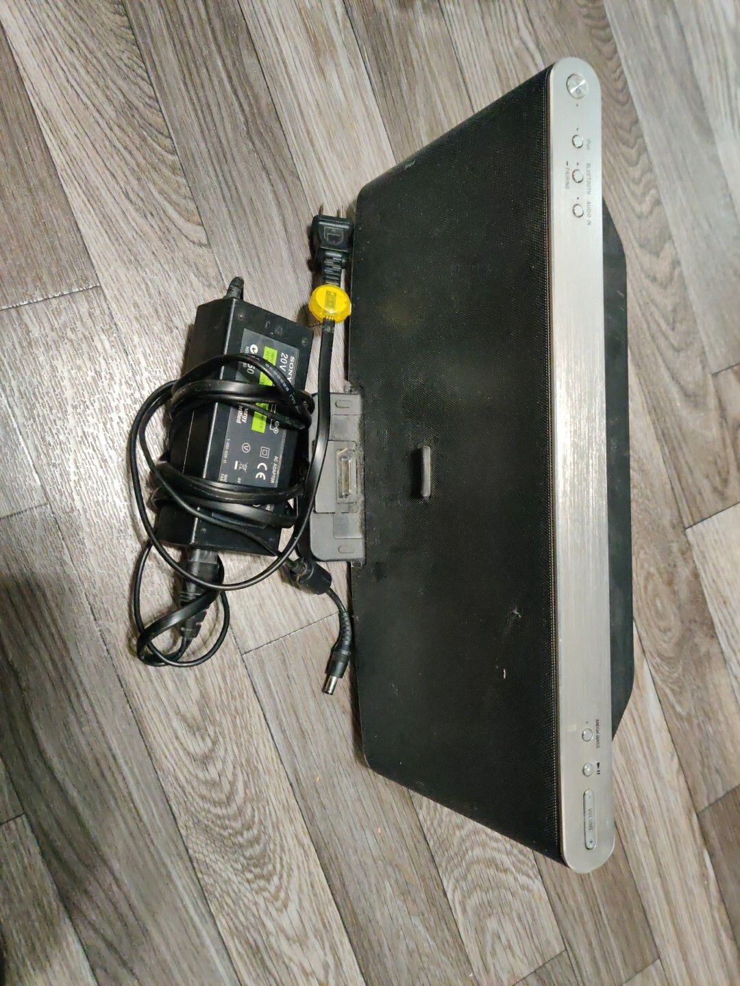 Sony RDP-X200iP Bluetooth Speaker Dock - iPad/iPhone/iPod Dock~ No Remote