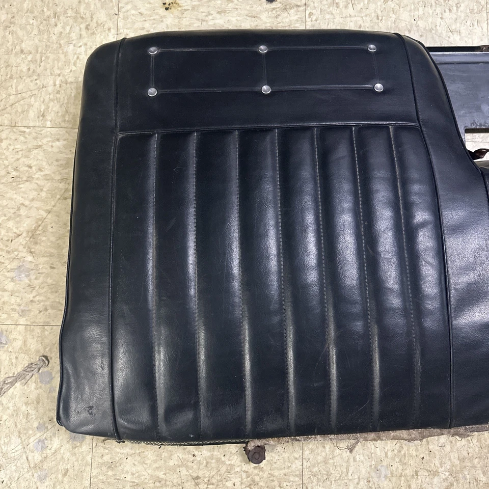 Ford Galaxie 500 Custom (SR) 1965 lado superior del asiento trasero usado OEM Foto 2 de 4