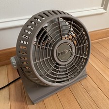 Ventilador de piso/mesa pivotante Lasko 10" Breeze Machine en marrón