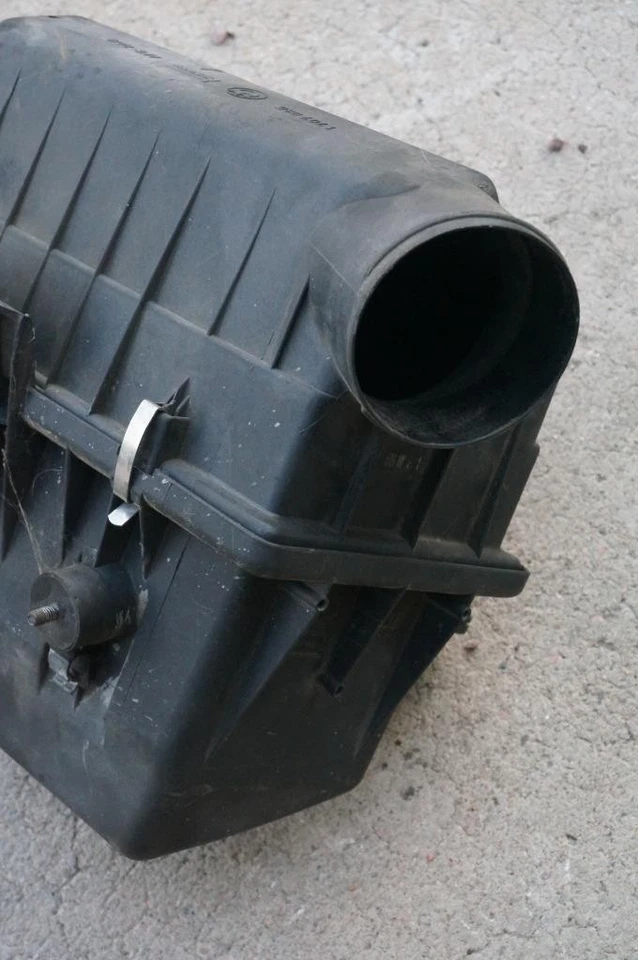 OEM BMW E30 M20 Корпус воздушного фильтра воздухозаборника 86-91 325e 325 325i 325ix - Изображение 2 из 4