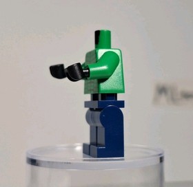 LEGO Killer Croc  Minifigure 7780 Batman 2006 bat008 *RARE* Nice Figure