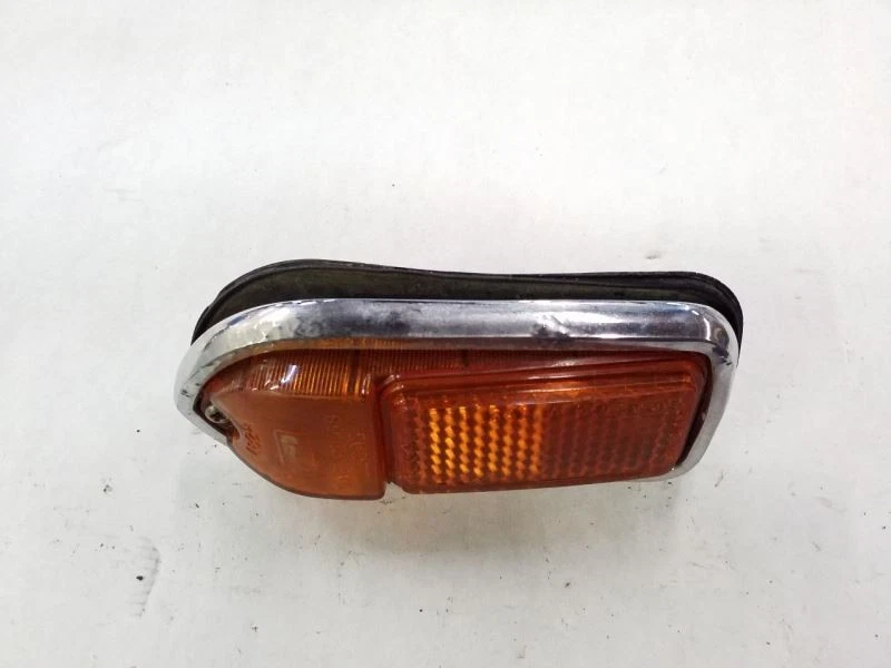 Желтый парковочный фонарь для переднего правого крыла | Подходит для Jaguar XJ6 1969-1987 годов выпуска - Изображение 2 из 4