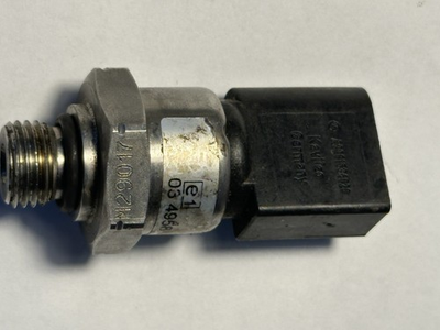 #ad Genuine OEM Detroit A0081534828 Pressure Sensor $150.99