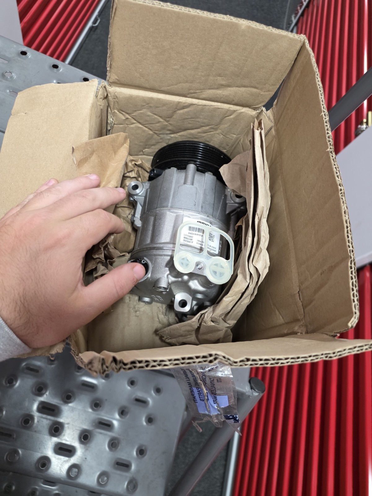 2014-2021 Maserati Ghibli Levante Quattroporte Ac Compressor Genuine OEM 954108