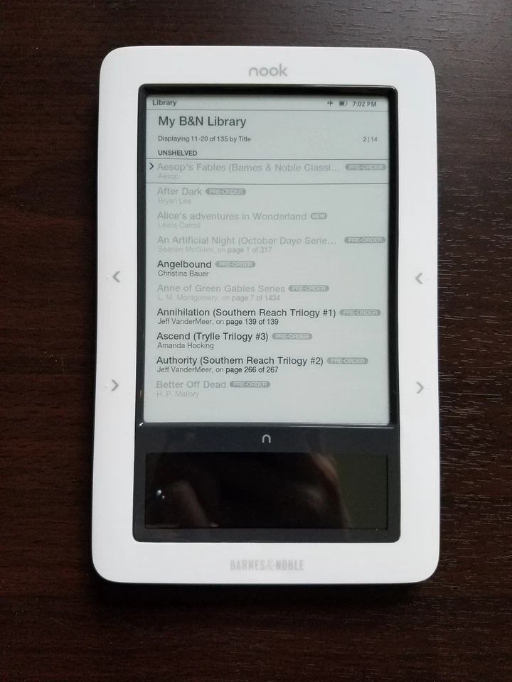 Barnes & Noble Nook 1st Edition (BNRV100), New Battery, 2GB, Wi-Fi + 3G - Image 2 of 4