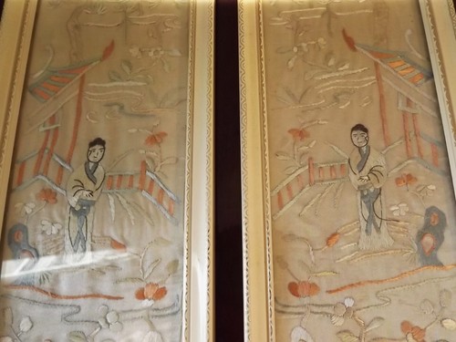 Pair of Chinese silk panels - Picture 2 of 5