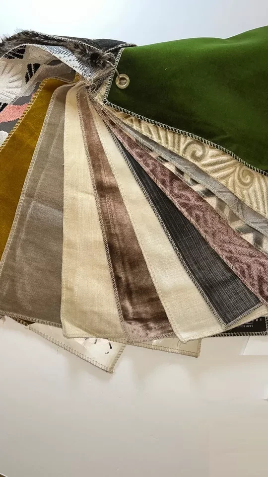 LOT 15 BERNHARDT Collection VELVET STYLE FURNITURE Textile 18 x 13 in Swatches - Image 4 of 4