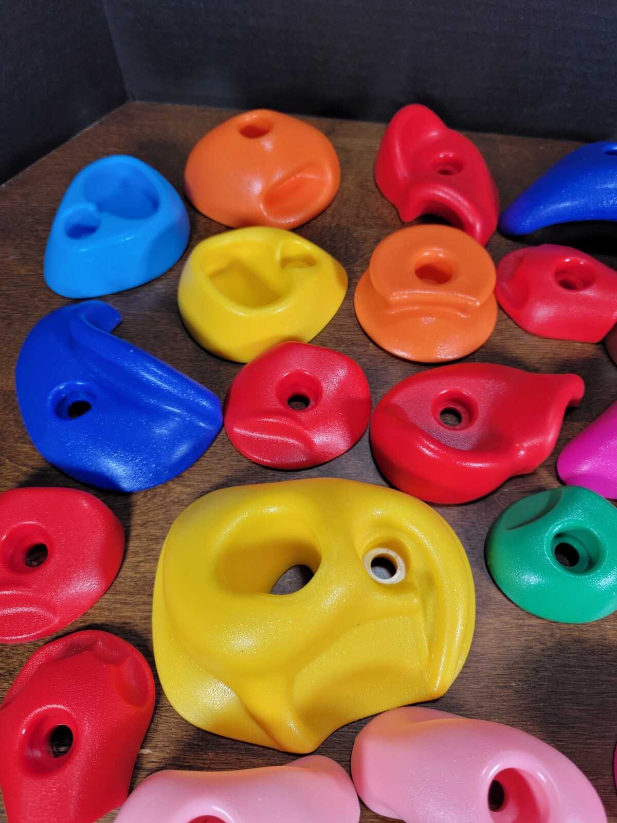 32Pcs Climbing Holds Durable Rock Wall Climbing Holds For Indoor