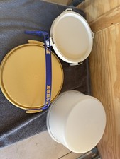 Vtg Tupperware Off White Cake Carrier With In...