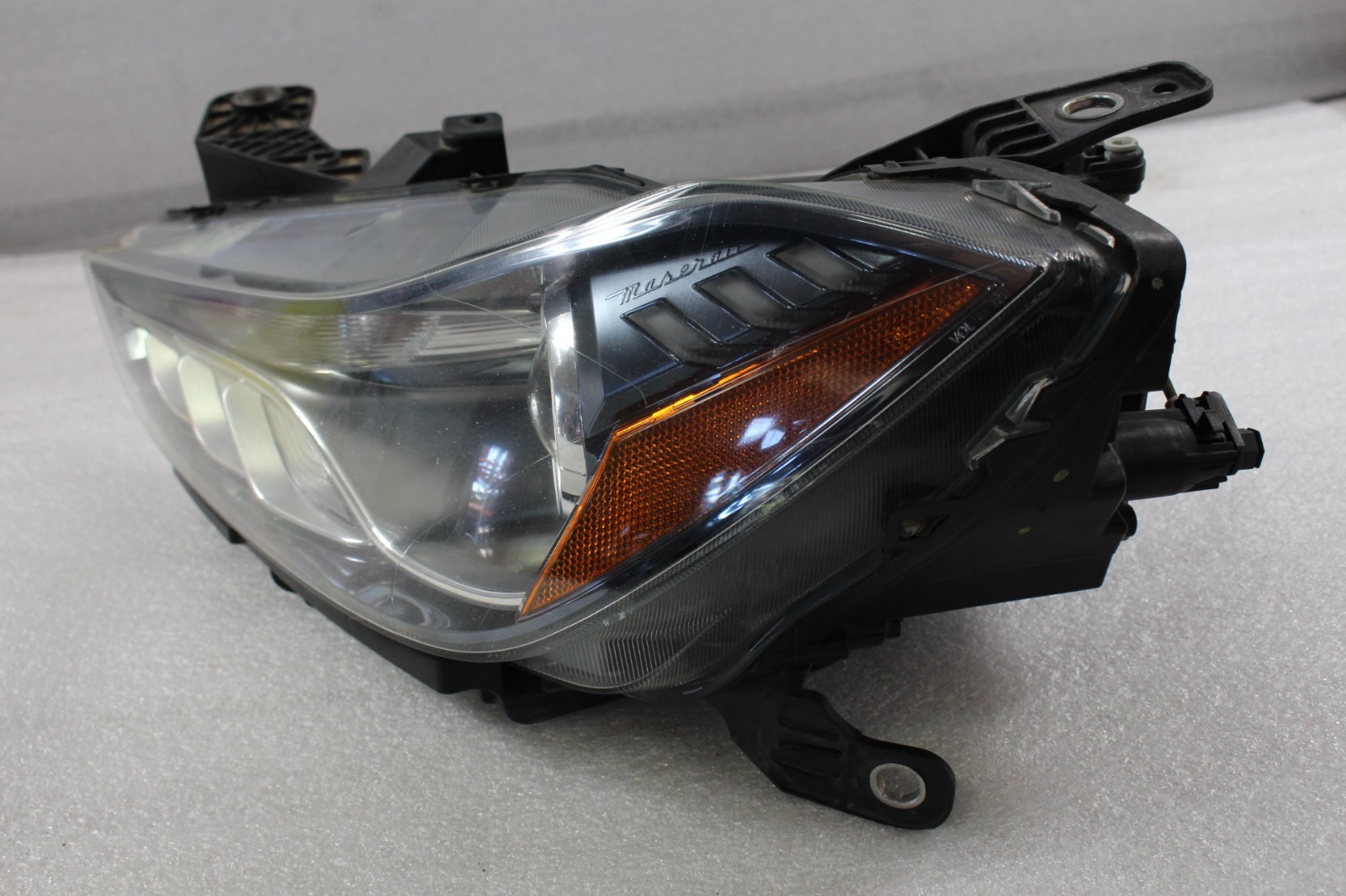 2015 Maserati Ghibli, LH, Left, Headlamp / Headlight, Used, P/N 670005476