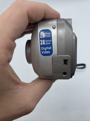 Fujifilm FinePix 2650 Digital Camera 2.0MP Silver Tested And Works - Picture 3 of 13