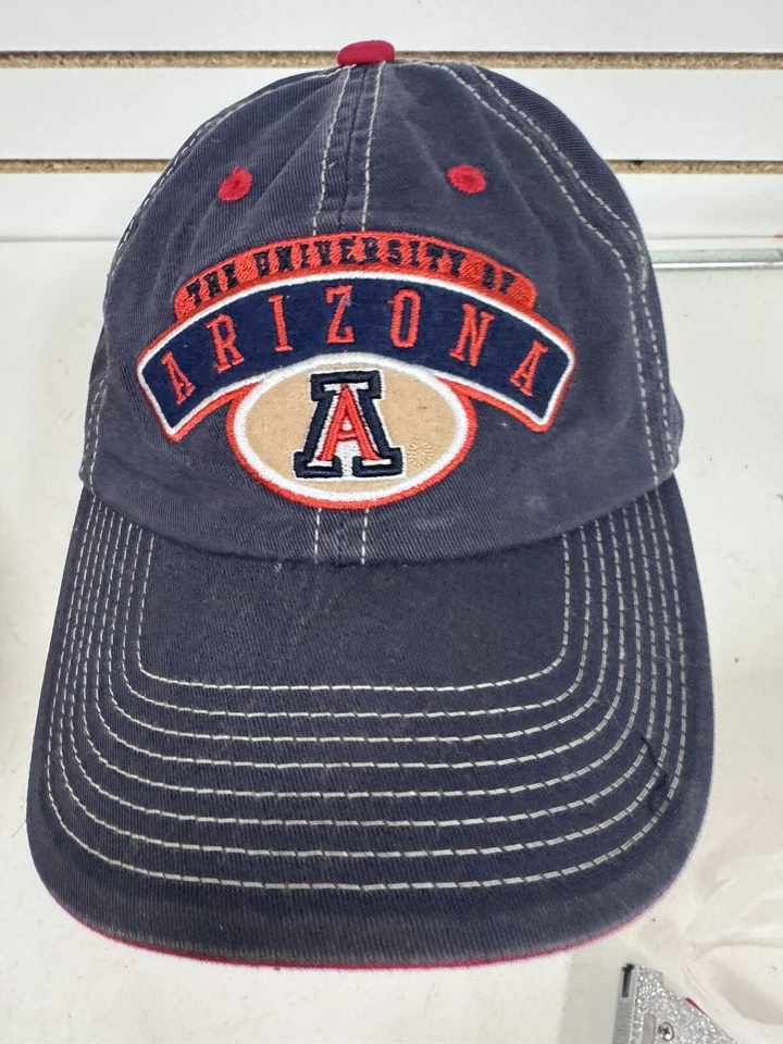 Sujetador University of Arizona Wildcats azul marino rojo sombrero gorra de pelota correa trasera serie plateada Foto 3 de 4