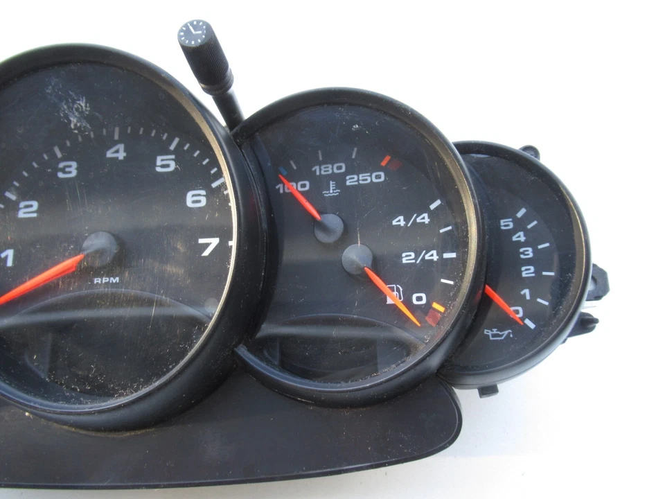 Porsche 911 / 996 Carrera Speedometer Instrument Cluster RWD MPH 9966411030270C Foto 4 de 4