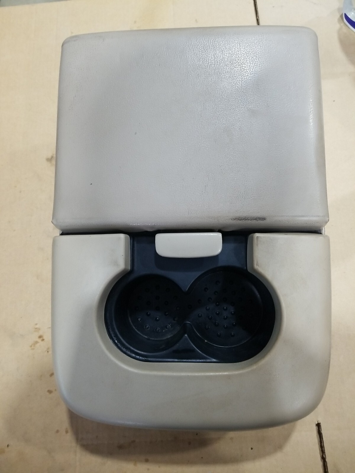 9803 Ford F150 BENCH SEAT DUAL CUP HOLDER CENTER CONSOLE ARM REST