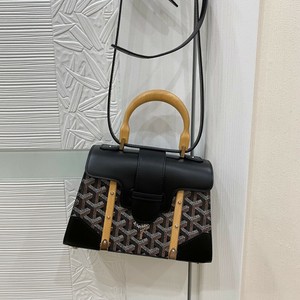 goyard saigon mini size