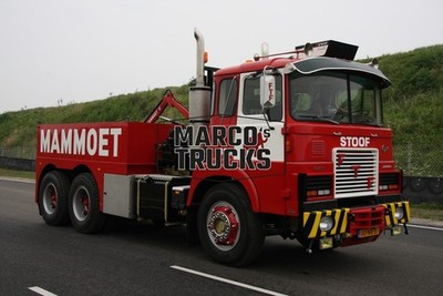 LKW Foto FTF Truck Niederlande rot MAMMOET STOOF #j4po