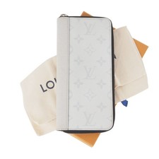 LOUIS VUITTON Zippy Vertical Taigarama White ...