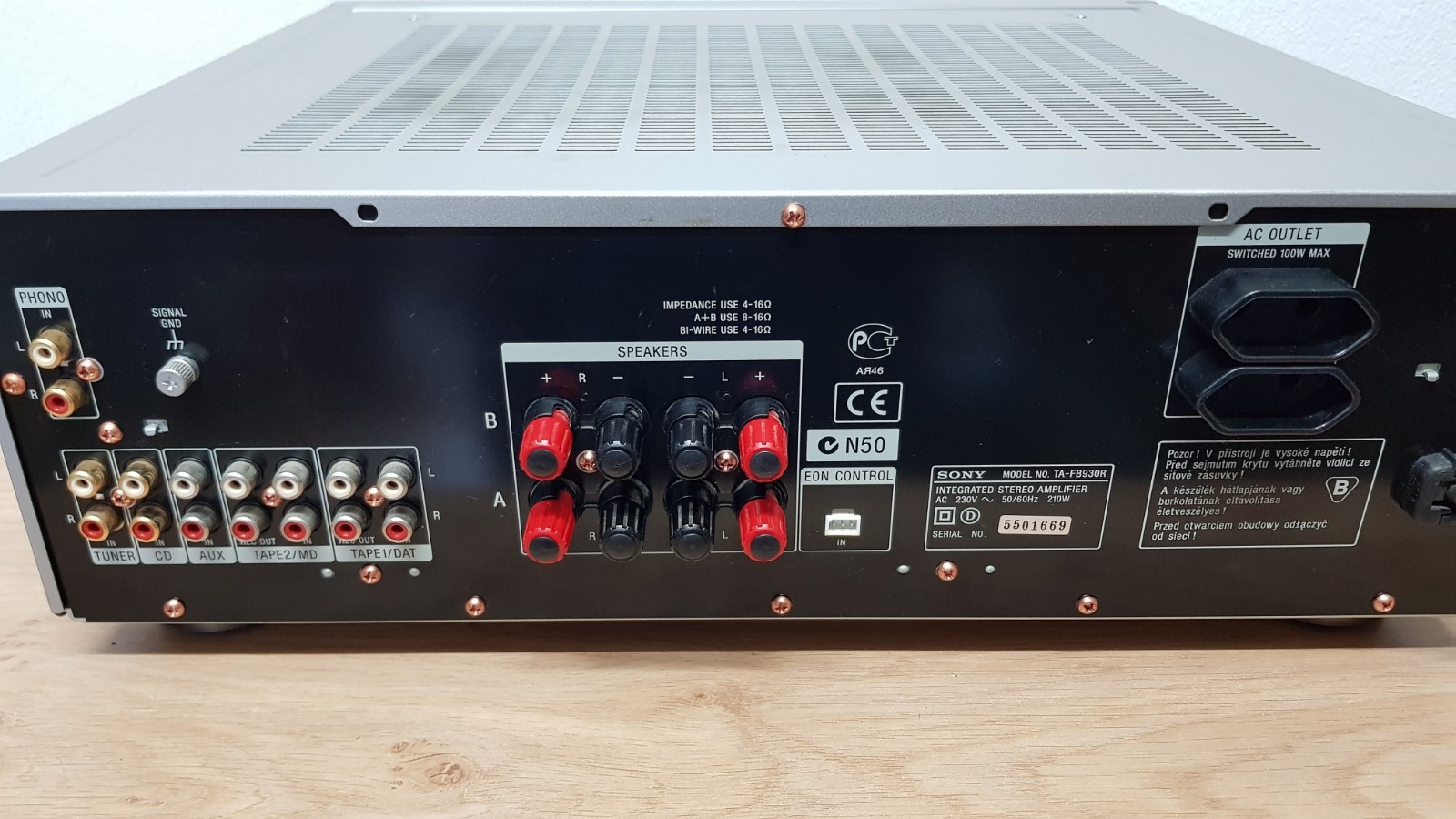 Foto 23 van Sony TA-FB930R QS Silver High-End Integrated Stereo Amplifier + Remote