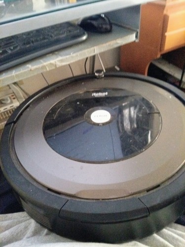 iRobot Roomba 890 Robotic Vacuum Cleaner, Bagless, Charging Dock Parts or Repai