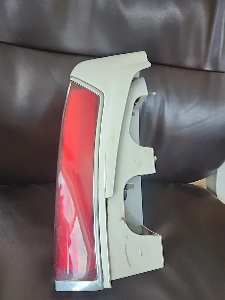 Conjunto de luz trasera izquierda Cadillac Eldorado 1988 1989 1990 1991 Foto 2 de 4