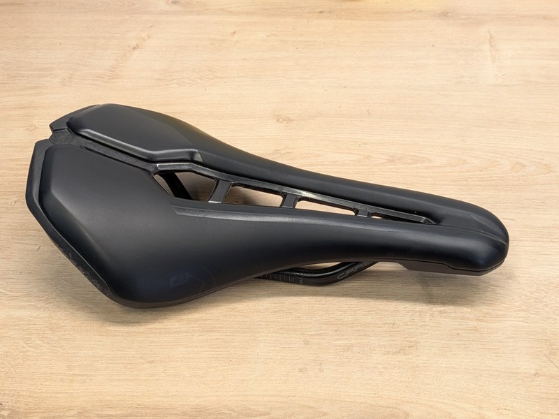 Pro Stealth Curved Team 142mm Carbon Rail Saddle Shimano