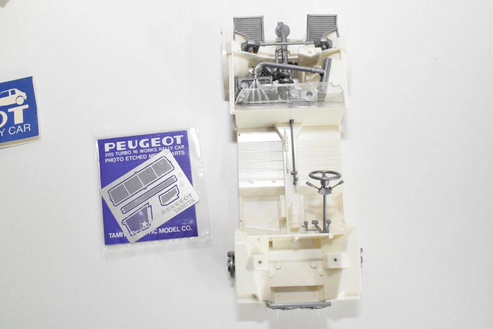 B88 1:24 TAMIYA 2454 PEUGEOT 205 TURBO 16 WORKS RALLY CAR EXHIBI - Photo 2/4