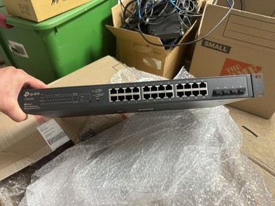 TP-Link JetStream 28-Port Gigabit Smart Switch with 24-Port PoE+ (TL-SG2428P)