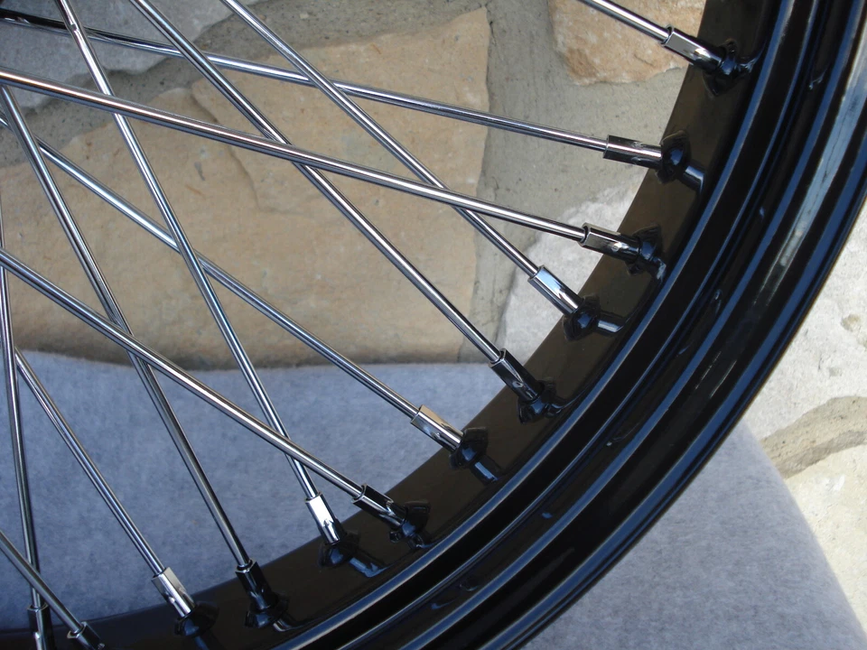 RUEDA DELANTERA 23" X3.5" 60 RADIOS NEGRA 00-07 HARLEY ROAD KING STREET GLIDE TOURING Foto 3 de 3