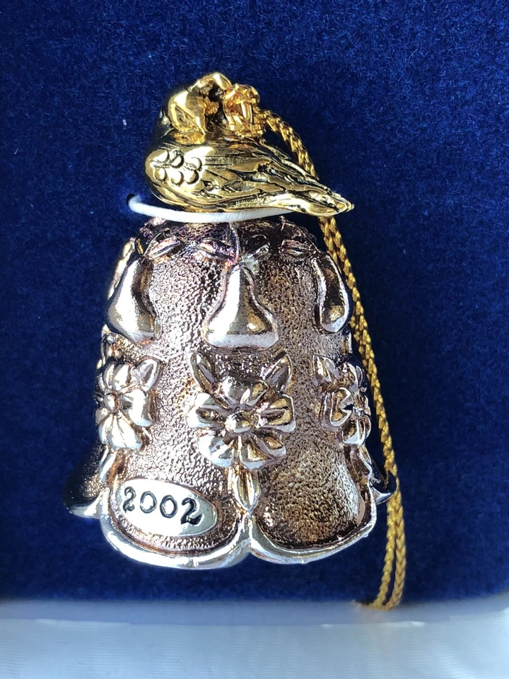 Perdiz en un pero 2002 campana de metal fundido pera oficina noroeste EE. UU. adorno Foto 2 de 4