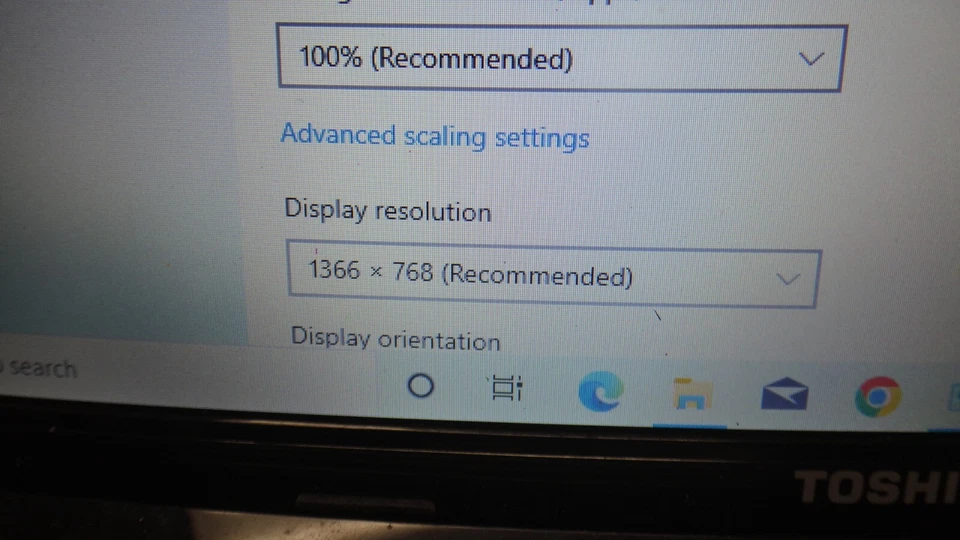 Toshiba Satellite S855-S5254, 15.6", I7, 16 GB, 1TB, Wins10, good laptop - Image 4 of 4