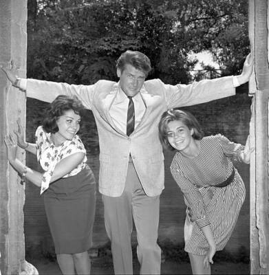 Roger Moore Italian actress Luisa Mattioli and Italian actress and- Old Photo 3