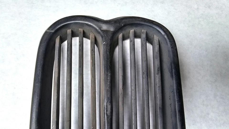 Parrilla central delantera original BMW nueva clase 1500-2000 tii Painted Black Foto 3 de 4