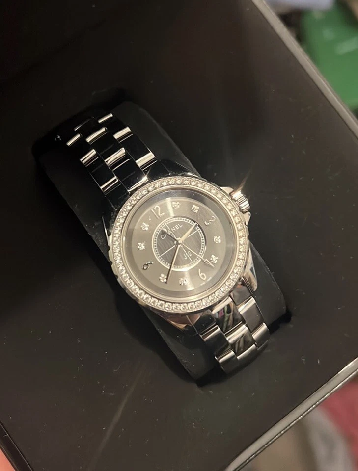 Chanel J12 Ceramic Grey Watch w Diamond Casing - Image 3 of 4