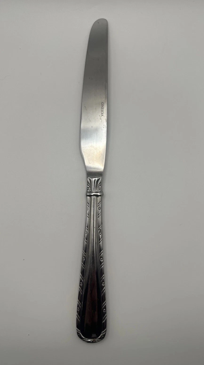 Oneida Vail 18/10 Steak Knife Serrated Blade Dinner Knife
