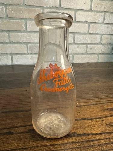 Vintage 1940s Sheboygan Falls Creamery Co. Wis Glass Half Pint Milk Bottle
