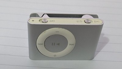 Apple IPOD shuffle - silber/weiss - DEFEKT