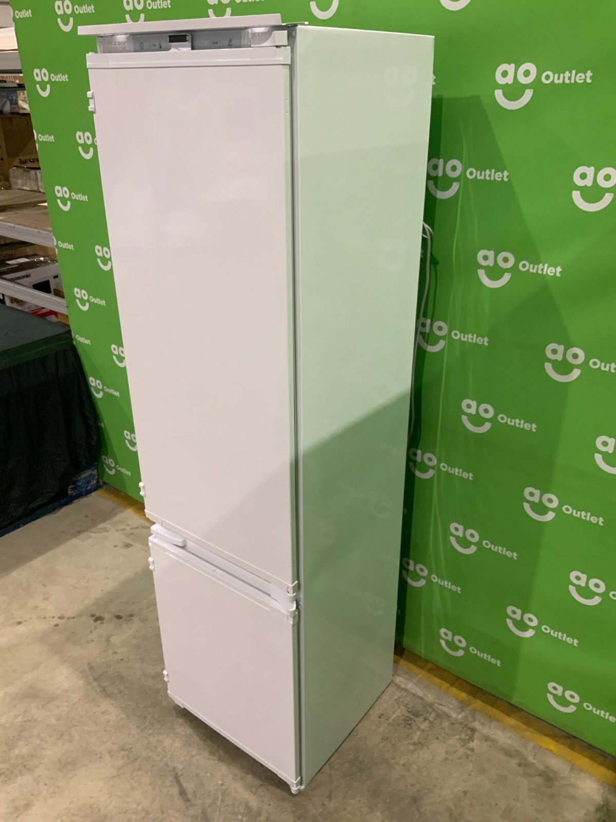 Beko Integrated Fridge Freezer HarvestFresh™ BCFDV3973 70/30 White LF71190 eBay