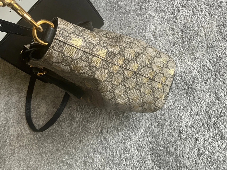 Gucci GG Supreme Gold Bee 2 way Tote Bag - Image 3 of 4