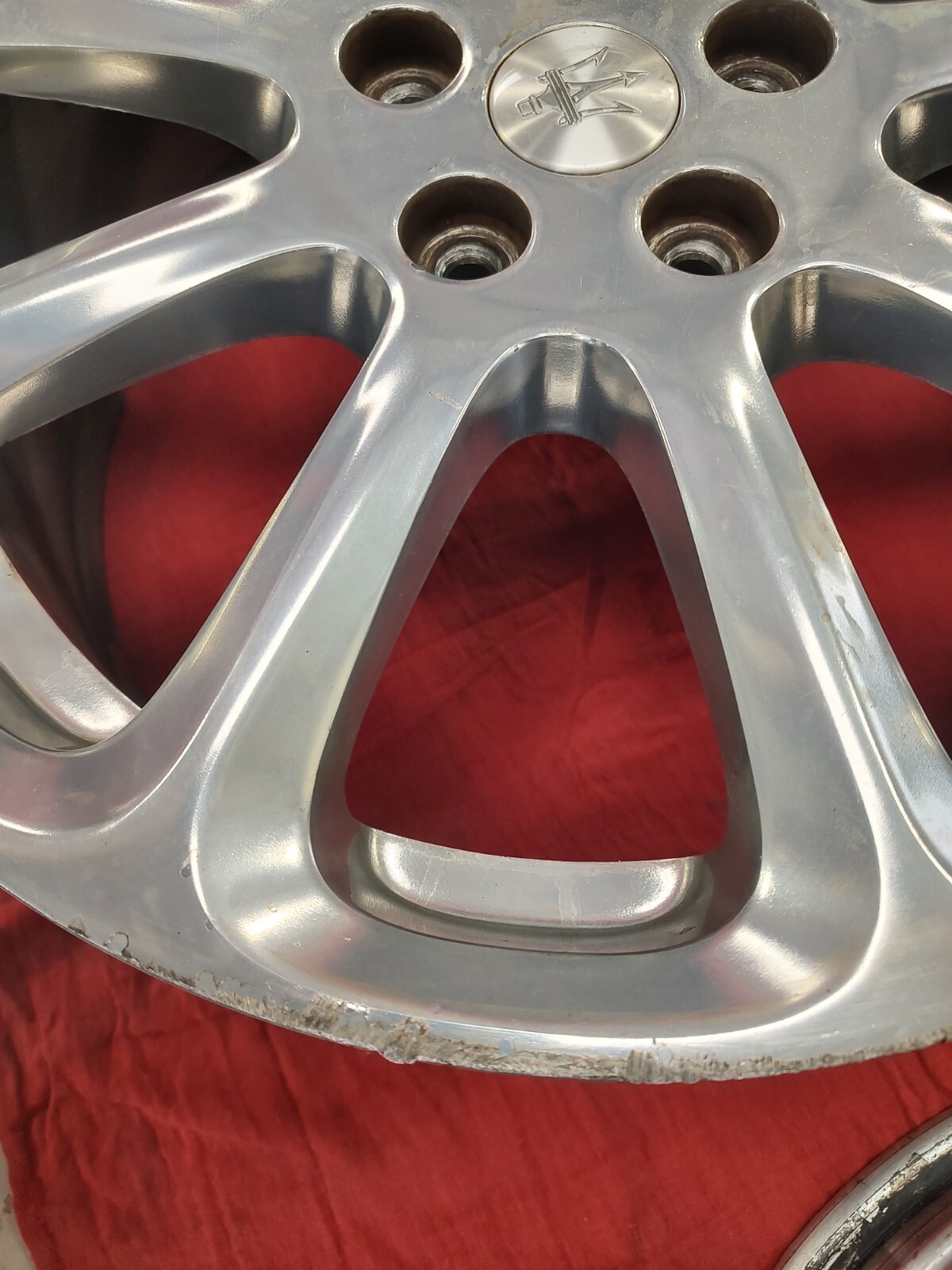 Maserati Quattroporte OEM wheels