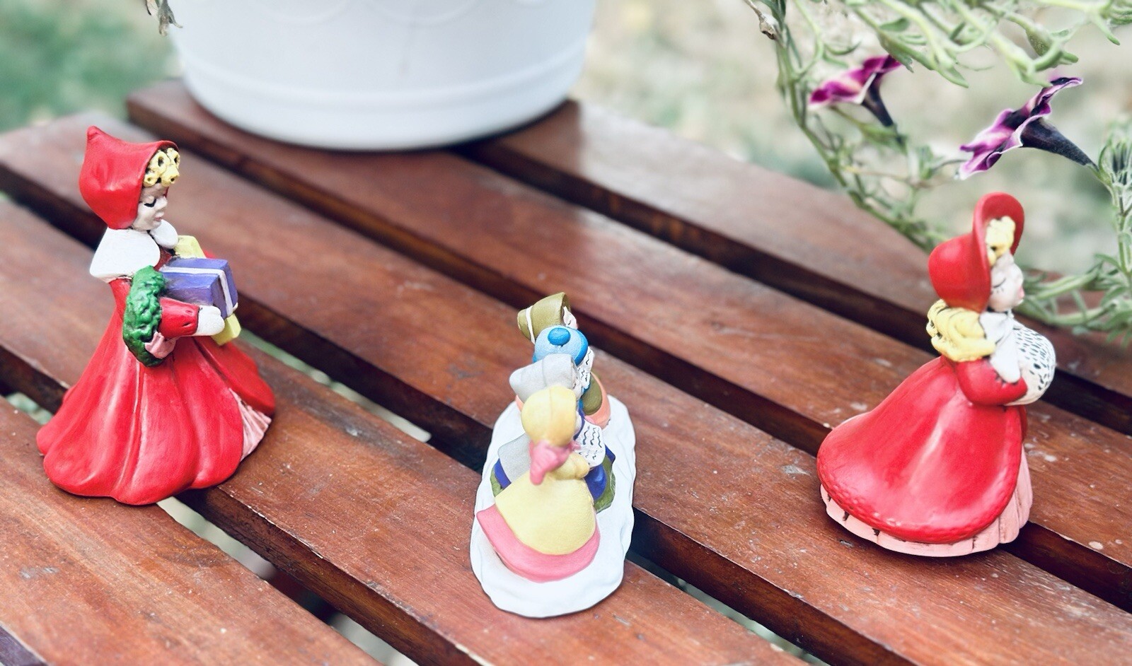 MCM VTG Lot Of 3 Holland & Bryon Caroler’s Village Hand Painted Christmas Scene