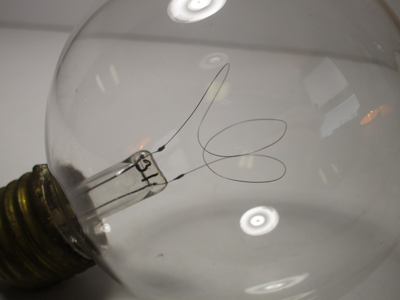 Vtg Antique Circle Globe Filament Light Bulb Vacuum Tip Working Triple