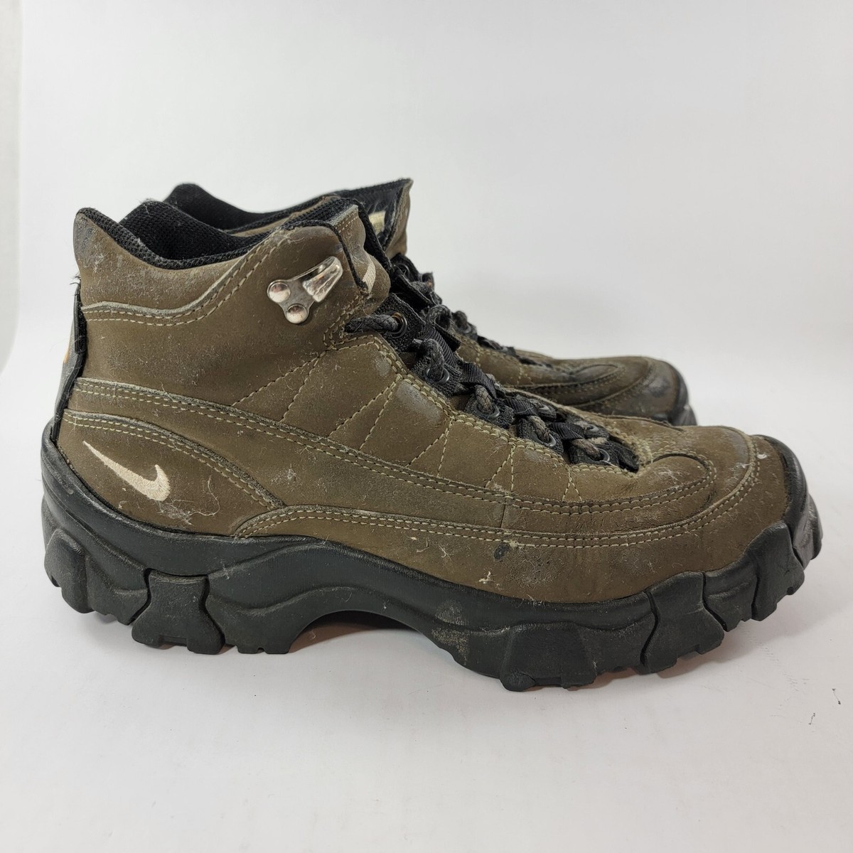 vintage mountain peak hiking boots nike acg