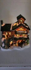 Santa's Workbench Christmas Village Barnacle Bill's Boat House With Light & Box