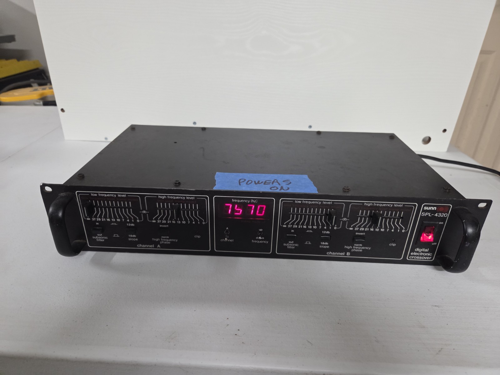 Vintage Sunn SPL-4320 Digital Electronic Crossover Turns On As Is Untested 