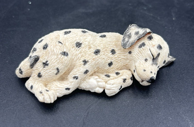Vtg Sleeping dalmation dog ''Spot'' figurine 1996, textured