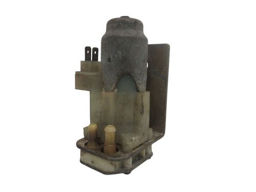 Pumpe Wischwasserpumpe passt für VW KAEFER 1303 LS,S 1.6 823955651