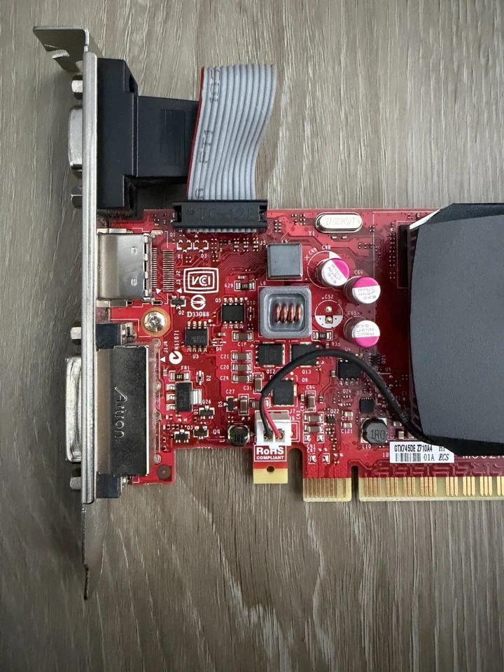 Tarjeta de gráficos de video NVIDIA GeForce GTX 745 4 GB PCIe M302N GTX745DE Foto 2 de 4